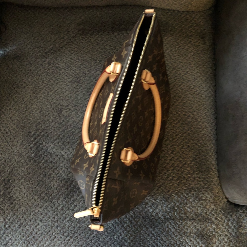 Authentic LOUIS Vuitton TURENNE MM ♥️NO TRADES♥️ - Picture 4 of 7